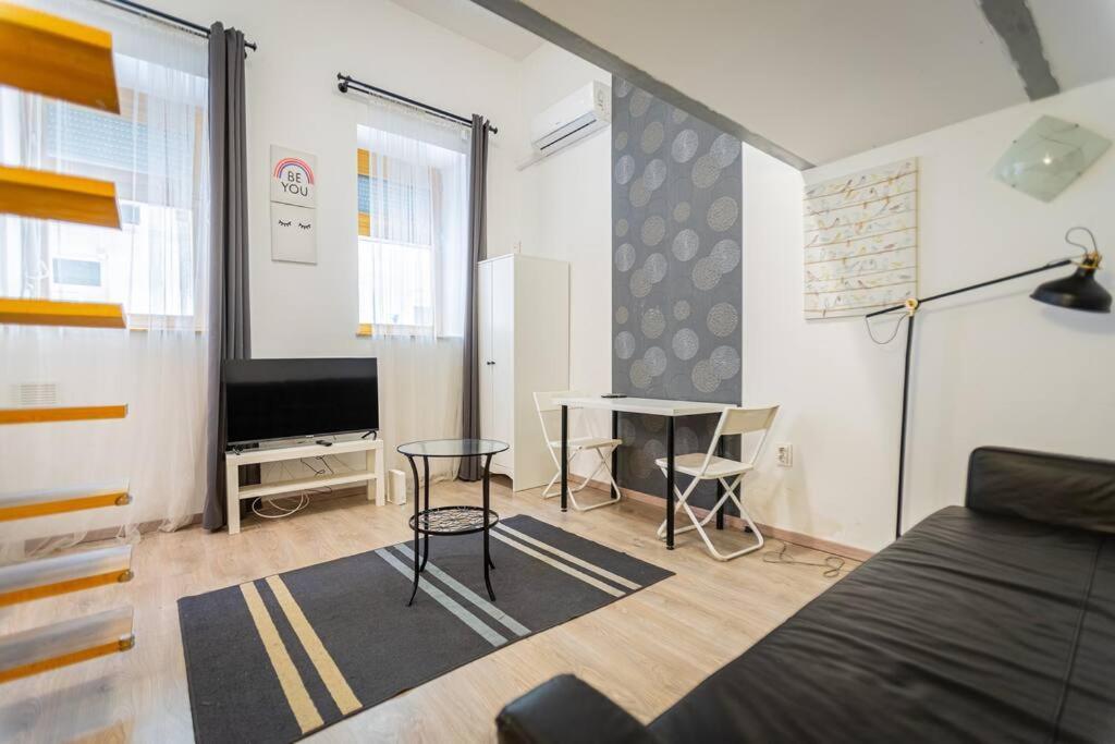 Cozy Apartment In Sip Str., Luna Budapest Eksteriør bilde